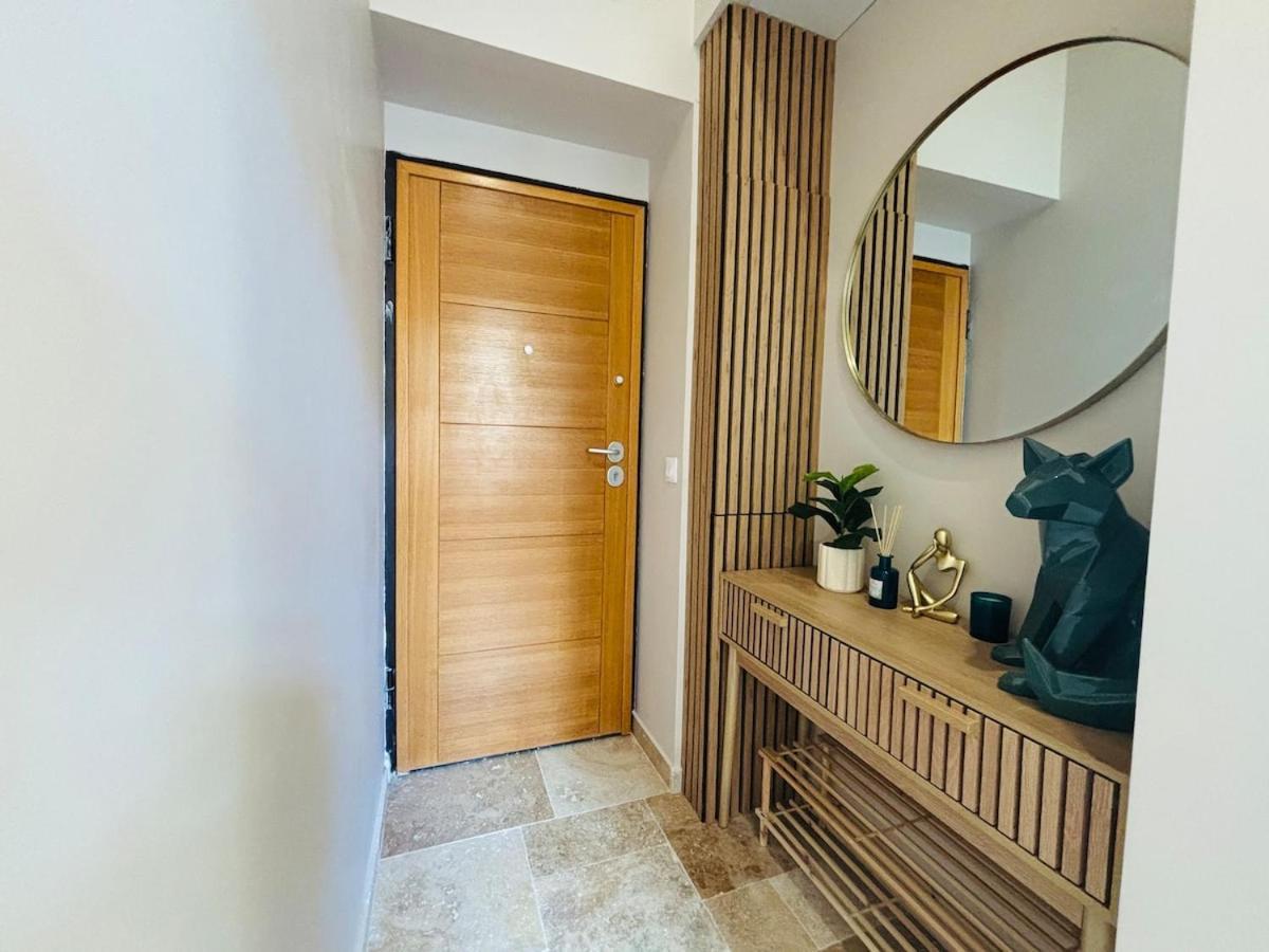 Le Sainte Rose Standing, Center On Foot Apartment *